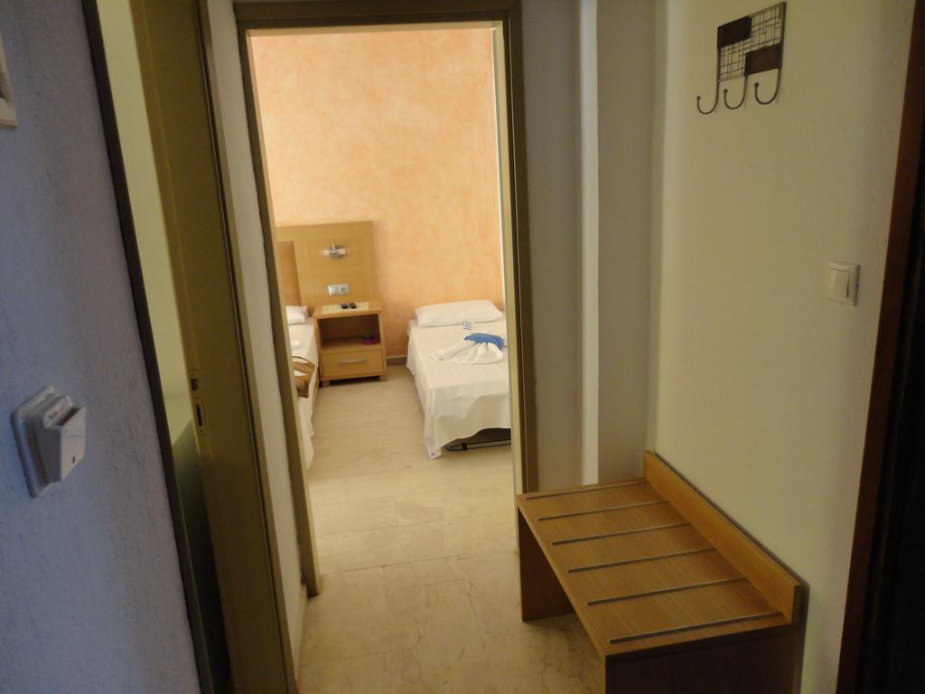 Maik Apartments Метаморфосі Номер фото